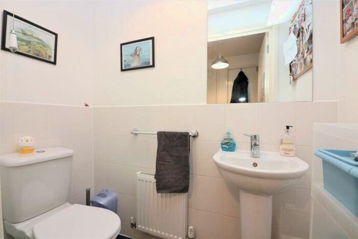 3 Bedroom Apartment To Rent In Fawe Street, Poplar, E14