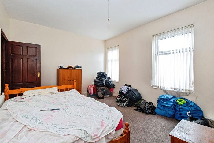 3 Bedroom Terraced House For Sale In Clitheroe Road, Manchester, Greater Manchester, M13
