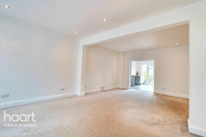 3 Bedroom End Of Terrace House For Sale In Ethelburga Road, Harold Wood, RM3