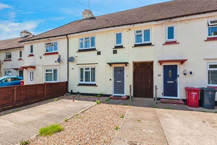 4 Bedroom Terraced House For Sale In Drift Way, Colnbrook, Slough, SL3