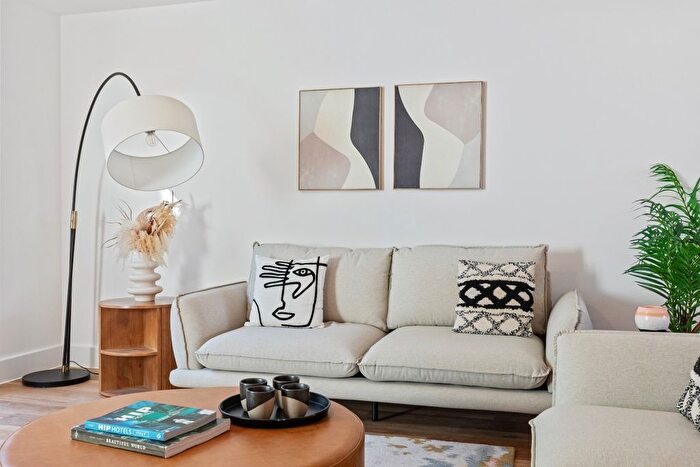 2 Bedroom Flat For Sale In Firle Amp; Petworth House, Southdowns Park, Lewes, East Sussex, BN7