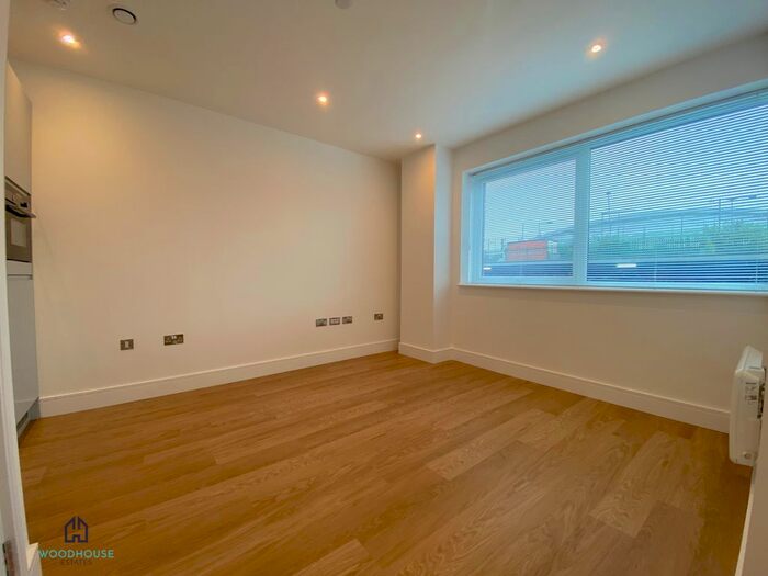 1 Bedroom Flat To Rent In South Street, Romford, RM1
