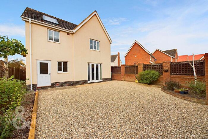 3 Bedroom Detached House For Sale In Bullfinch Drive, Harleston, IP20