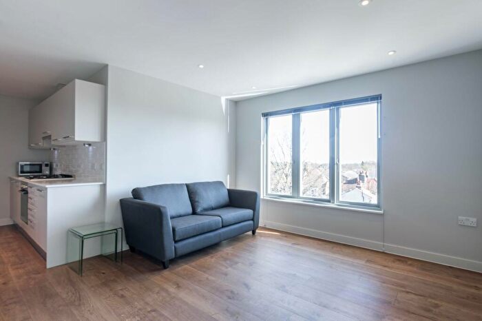 1 Bedroom Flat To Rent In Flat Ellington Court, N14