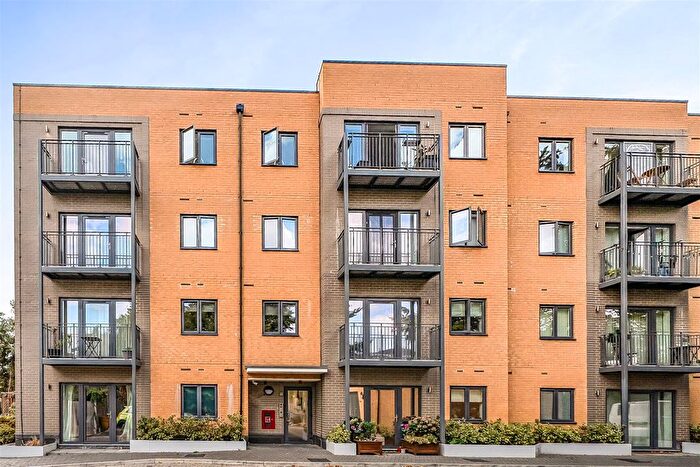 1 Bedroom Flat For Sale In Bowdown House, Clivemont Road, Maidenhead, SL6