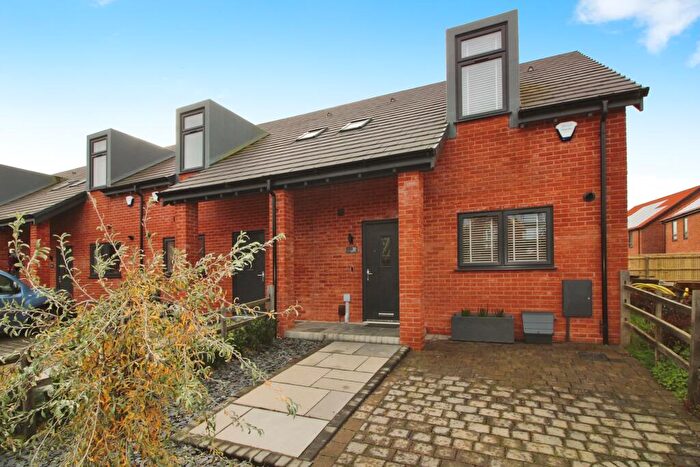 3 Bedroom End Of Terrace House For Sale In Eagle Drive, Grimsby, DN37