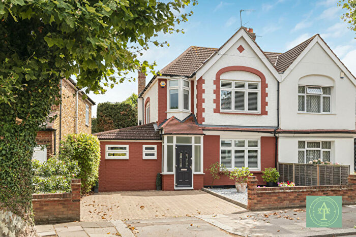 3 Bedroom Semi-Detached House For Sale In Wellington Road, EN1