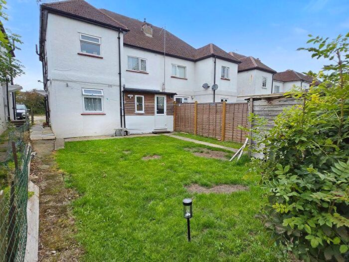 2 Bedroom Maisonette For Sale In Limpsfield Road, Warlingham, CR6