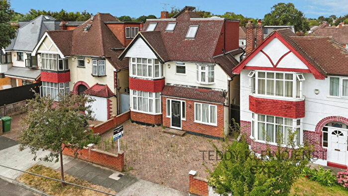 4 Bedroom Detached House To Rent In Gainsborough Road, New Malden, KT3