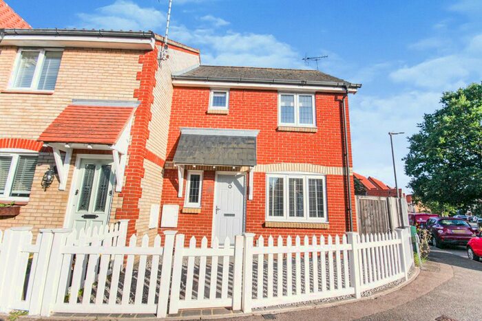 2 Bedroom Terraced House To Rent In Bridge Street, Laindon, Basildon, SS15