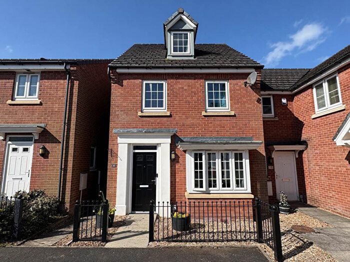 3 Bedroom Semi Detached House For Sale In The Fairways, Royton, OL2