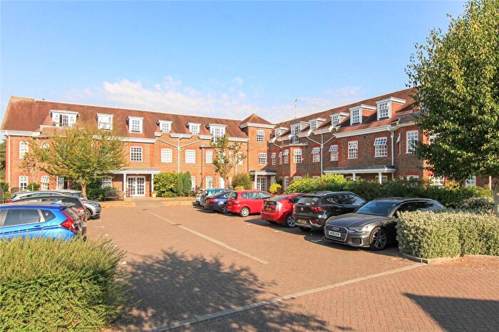 2 Bedroom Apartment To Rent In Farmery Court, Castle Village, Berkhamsted, Hertfordshire, HP4