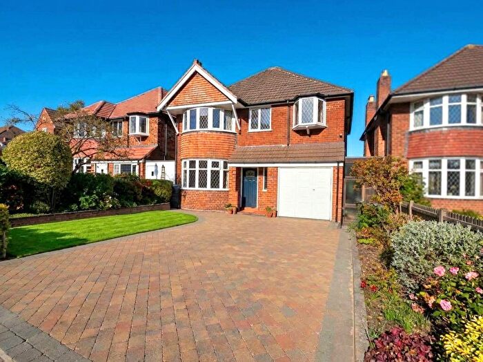 4 Bedroom Detached House For Sale In Maney Hill Road, Sutton Coldfield, B72