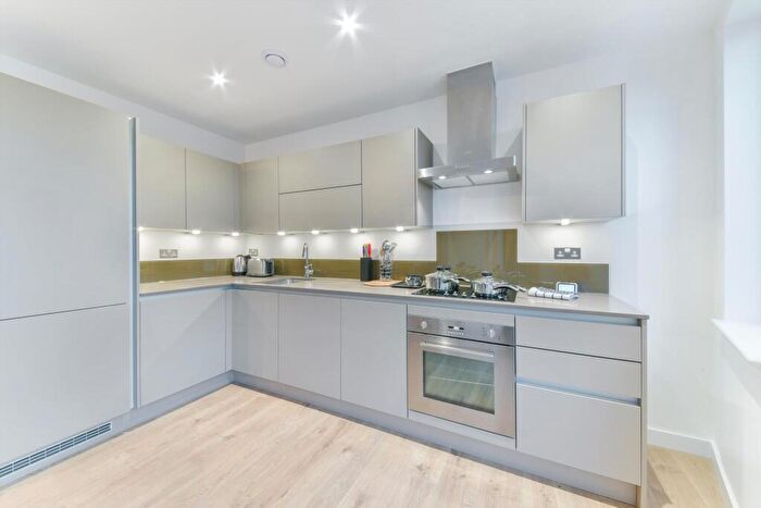 1 Bedroom Apartment To Rent In Roosevelt Tower, Williamsburg Plaza, London, E14