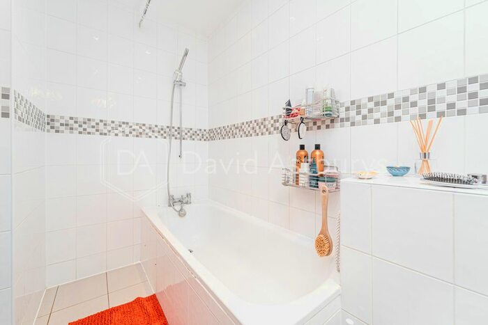 1 Bedroom Flat To Rent In Holloway Road, Highbury, London, N7