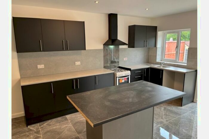 4 Bedroom End Of Terrace House To Rent In Lanchester Road, Kings Norton, Birmingham, B38