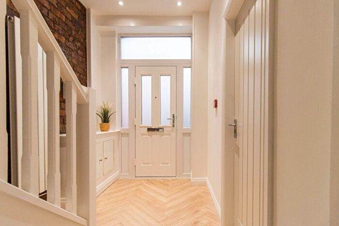 13 Bedroom Semi Detached House To Rent In Alderson Road, Liverpool, L15