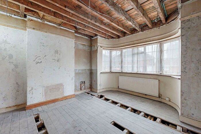 3 Bedroom Detached House For Sale In Cheyneys Avenue, Canons Park, Edgware, HA8