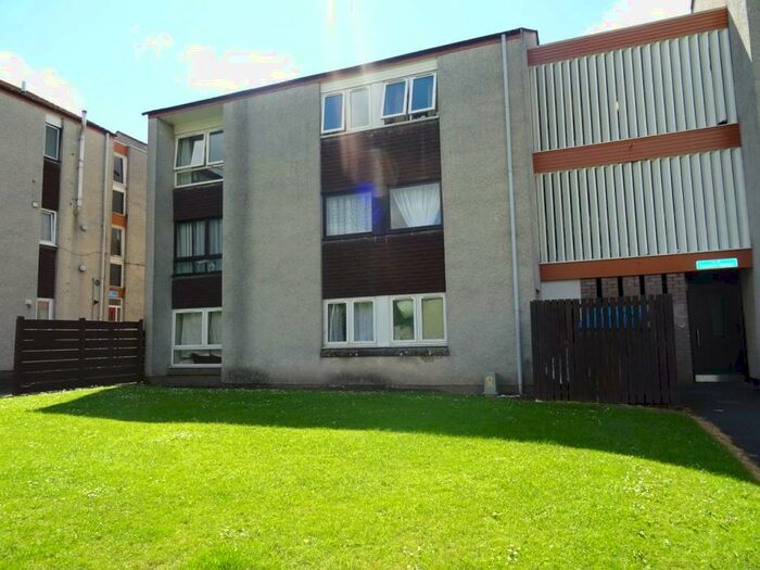 2 Bedroom Flat To Rent In Tulloch Square, Perth, PH1