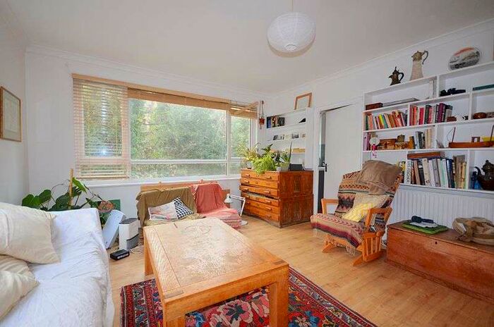 1 Bedroom Property To Rent In One Bed Apartment, Crescent Road, Crouch End London N8