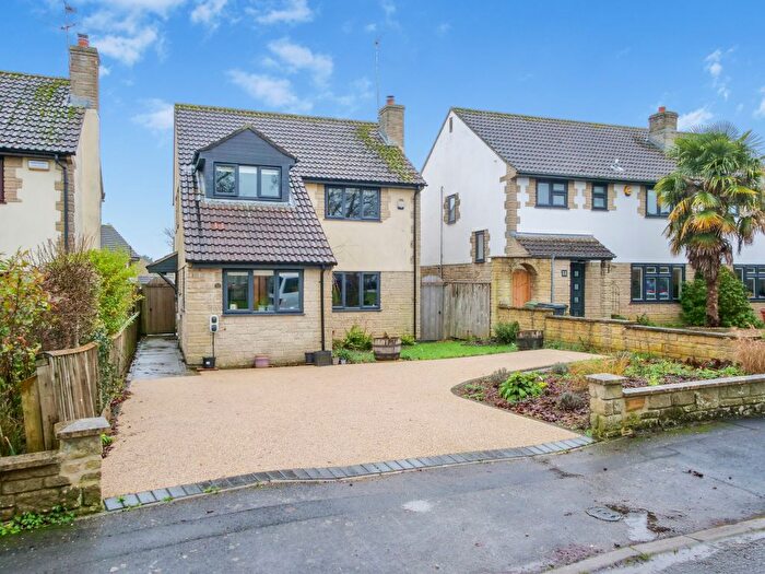3 Bedroom Detached House For Sale In Glovers Close, Milborne Port, Sherborne, DT9
