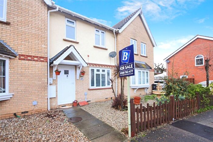 3 Bedroom Terraced House For Sale In Carlyle Gardens, Wickford, Essex, SS12