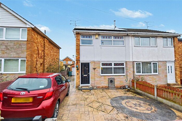 4 Bedroom Semi Detached House For Sale In Topcliffe Mead, Morley, Leeds, West Yorkshire, LS27