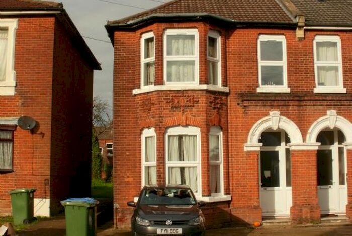 7 Bedroom Semi-Detached House To Rent In Alma Road, Portswood, Southampton, SO14