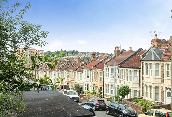 1 Bedroom Flat For Sale In Vicarage Road, Southville, Bristol, Somerset, BS3