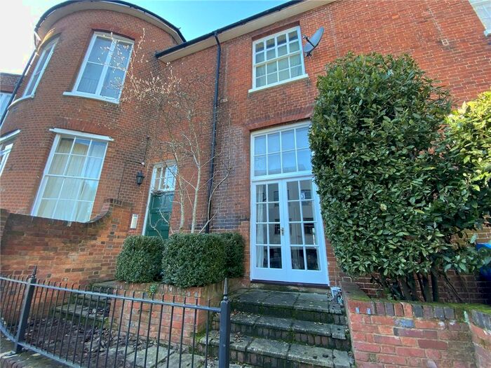1 Bedroom Flat To Rent In St. Peters Street, Winchester, Hampshire SO23