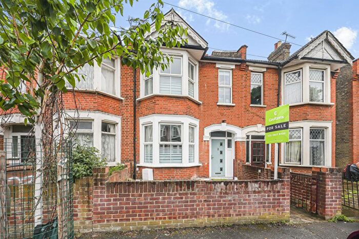 3 Bedroom Terraced House For Sale In Warwick Road, Chingford, E4
