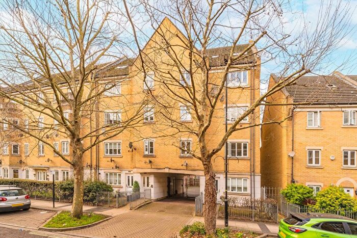 2 Bedroom Flat To Rent In Kelly Avenue, Peckham, SE15