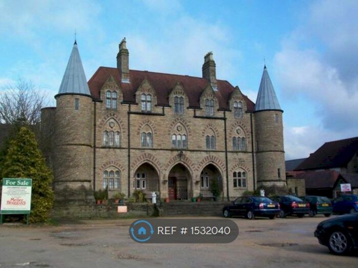 2 Bedroom Flat To Rent In Armoury Towers, Macclesfield, SK11