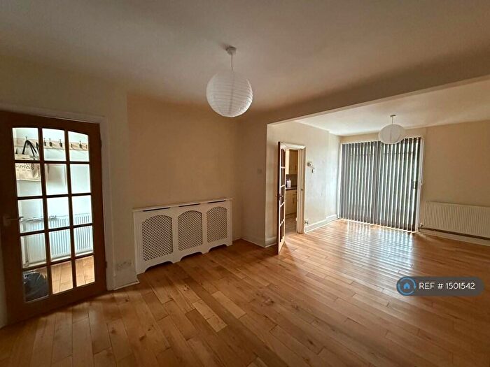 3 Bedroom Semi Detached House To Rent In Ventnor Street, Nuneaton, CV10