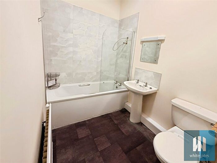 2 Bedroom Apartment To Rent In Belgrave Terrace, Off New North Road, Huddersfield, HD1