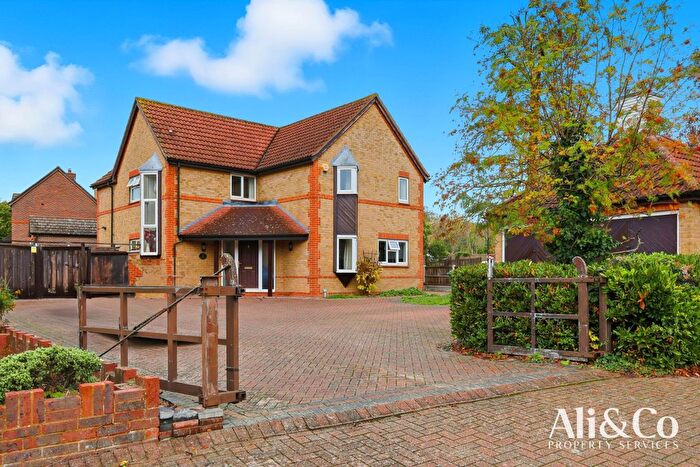 4 Bedroom Detached House For Sale In Moss Bank, Grays, RM17