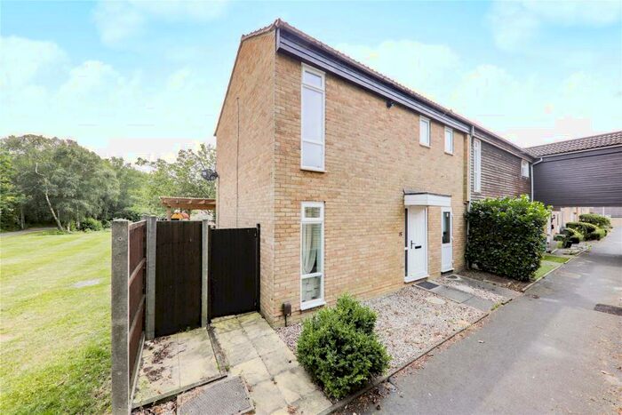 2 Bedroom End Of Terrace House To Rent In Jameston, Bracknell, Berkshire, RG12