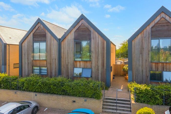 3 Bedroom Semi-Detached House For Sale In Blumer Lock, Yalding, Maidstone, ME18