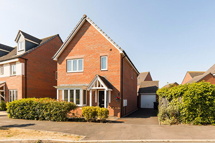3 Bedroom Detached House For Sale In Long Road, Chester, CH4