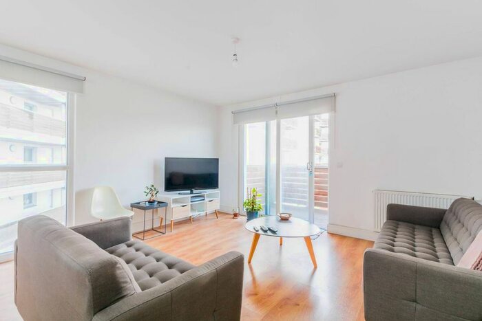 3 Bedroom Flat To Rent In London Road, Barking, IG11