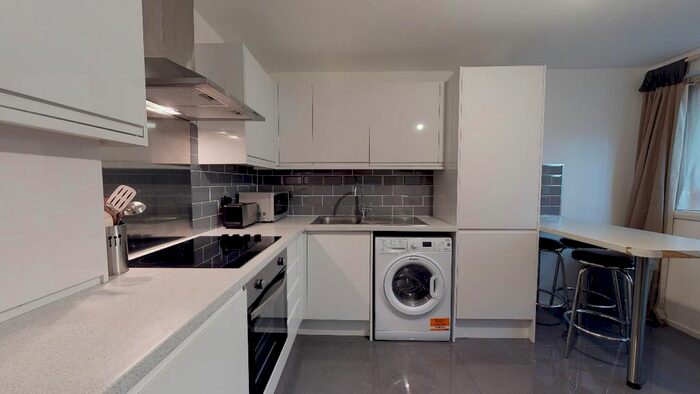 5 Bedroom Town House To Rent In Crefeld Close, Hammersmith, W6