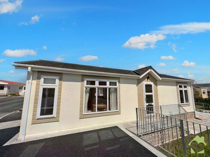 2 Bedroom Mobile/park Home For Sale In Burlingham Park, Garstang, Preston, PR3