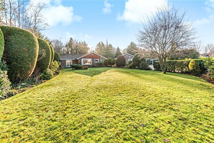 3 Bedroom Bungalow To Rent In Abercorn Way, Woking, Surrey, GU21