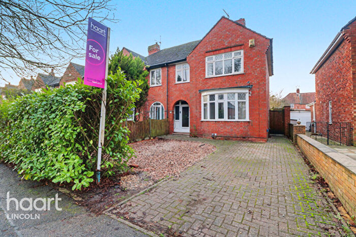 3 Bedroom Semi-Detached House For Sale In Ruskin Avenue, Lincoln, LN2