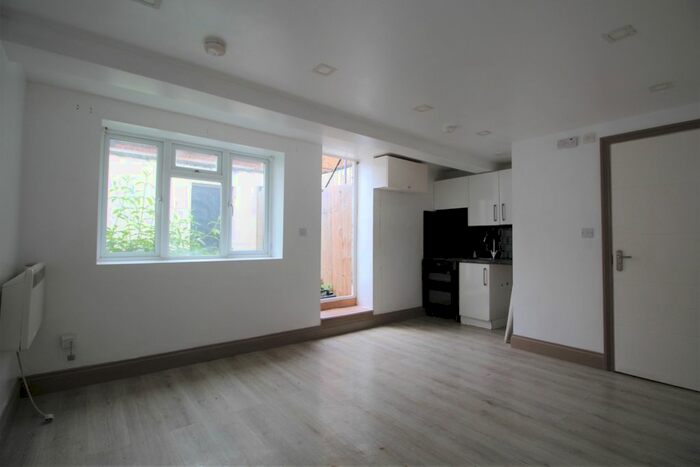 Studio To Rent In Upper Wickham Lane, Welling, DA16