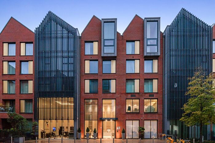 2 Bedroom Flat To Rent In Central Avenue, London, SW6