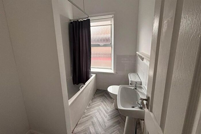 2 Bedroom Terraced House To Rent In Thomas Street, Lindley, Huddersfield, HD3