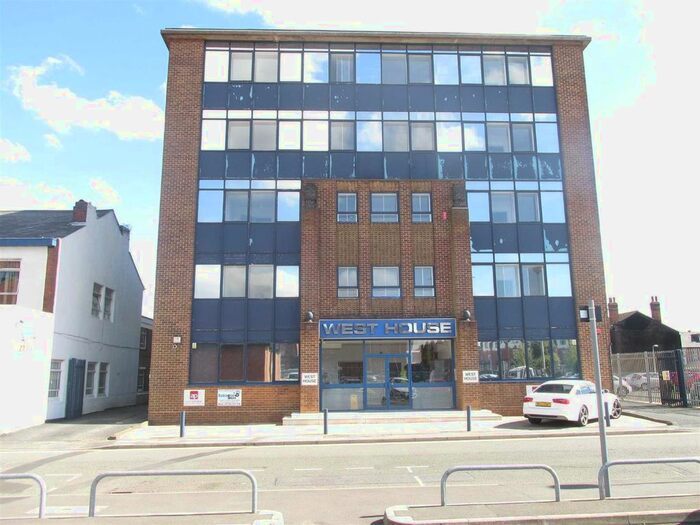 2 Bedroom Flat To Rent In Lombard Street West, West Bromwich, B70