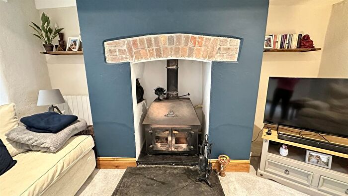 2 Bedroom Cottage For Sale In Tregadillett, Launceston, PL15