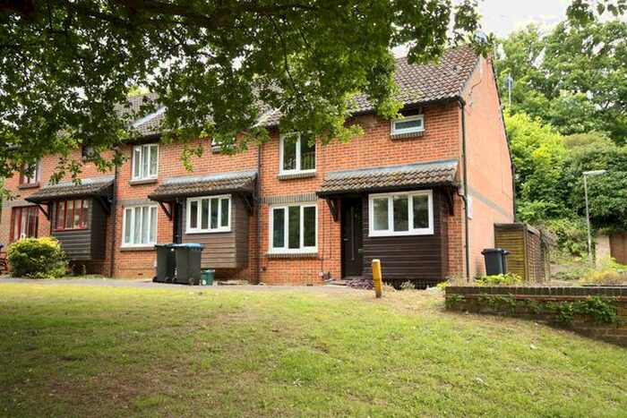 1 Bedroom Terraced House To Rent In Overthorpe Close, Knaphill, Woking GU21